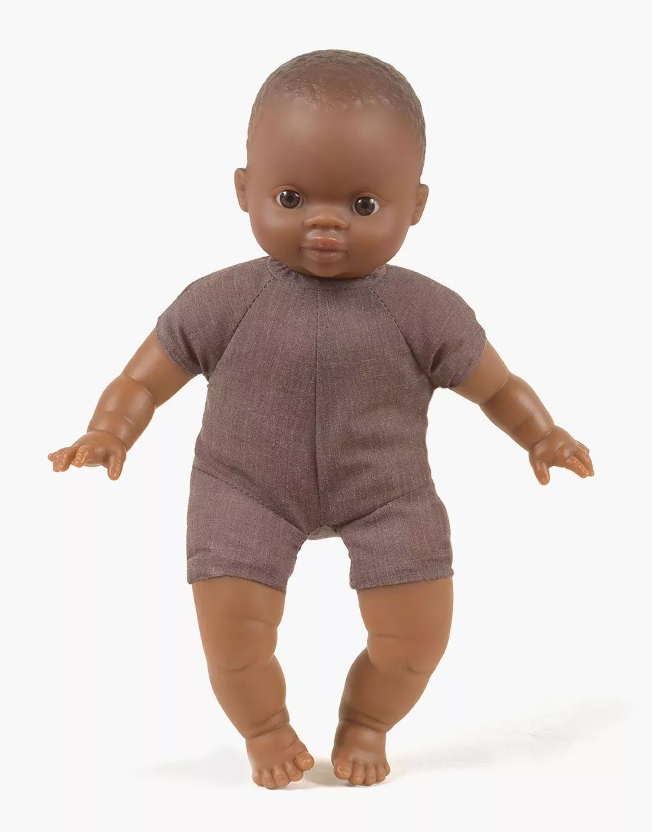 minikane-collection-accessoires-et-dressing-poupees-babies-28cm-ondine-petite-fille-afrique-debout.jpg